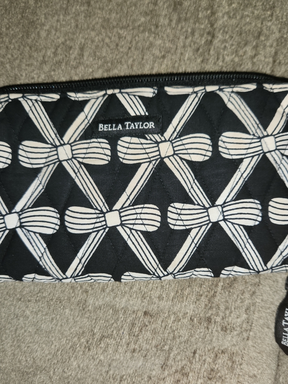 Bella Taylor Black & White Quilted Zip Wallet